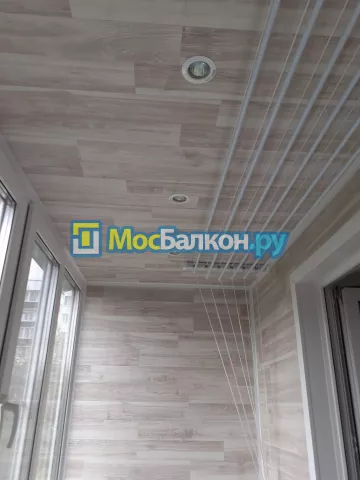Отделка балконов ламинатом в Москве цены под ключ от МосБалкон
